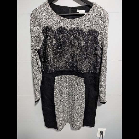 Katherine Barclay Montreal Dresses & Skirts - Katherine Barclay Montreal Elegant Black and White  Dress With Lace Detail